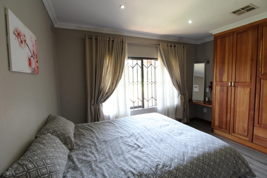 11 Bedroom Property for Sale in Van Der Hoff Park North West